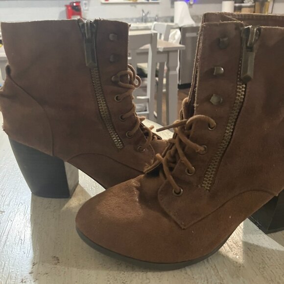 Daytrip boots*must bundle* - Picture 4 of 7